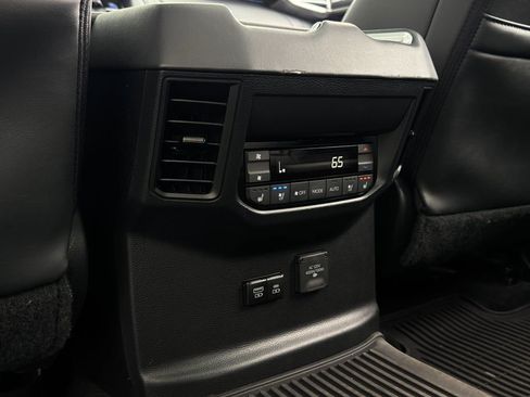 Certified 2024 Toyota Sequoia Platinum AWD/4WD image 25