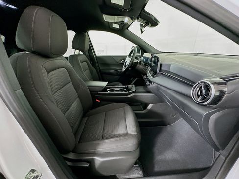 Used 2025 Chevrolet Equinox LT image 30