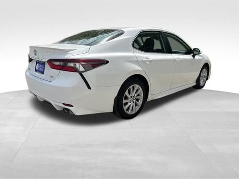 Used 2023 Toyota Camry SE FWD image 6