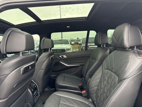 Used 2023 BMW X7 xDrive40i w/ M Sport Package image 22