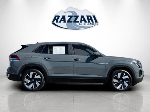 Used 2024 Volkswagen Atlas Cross Sport SE FWD image 2