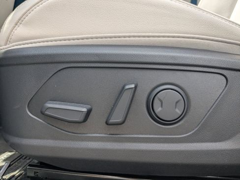 Certified 2025 Hyundai Tucson Limited FWD image 16