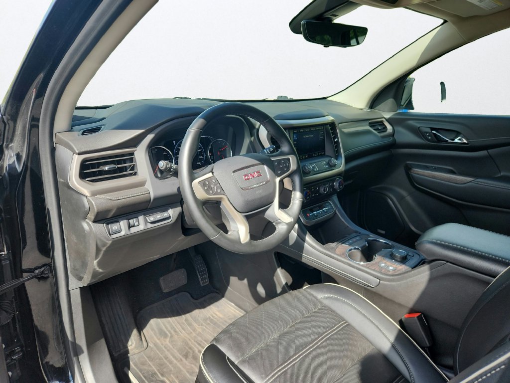 Used 2023 GMC Acadia Denali w/ Denali Ultimate Package AWD/4WD image 9