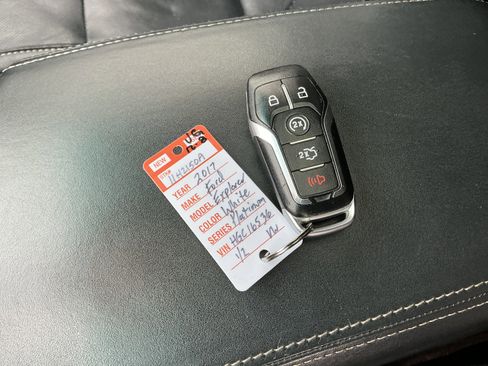 Used 2017 Ford Explorer Platinum image 8