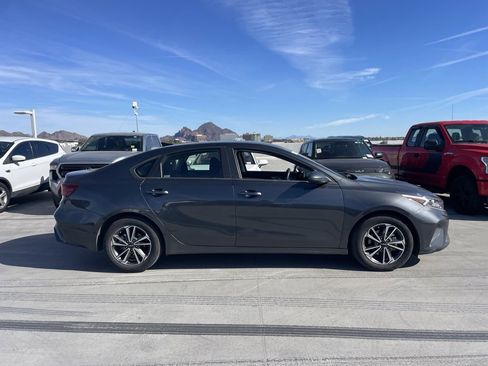 Used 2024 Kia Forte LXS image 3