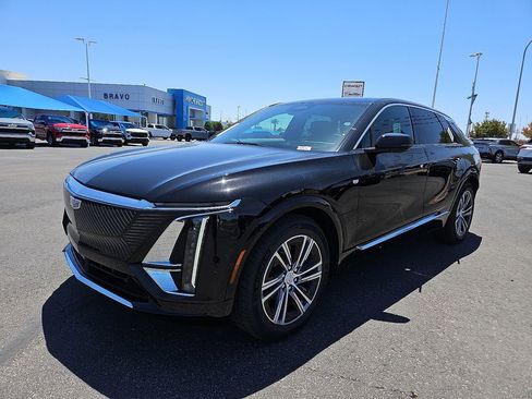 New 2024 Cadillac Lyriq Luxury RWD image 1