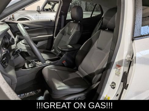 Used 2023 Buick Encore GX Preferred w/ Cold Weather Comfort Package AWD/4WD image 12