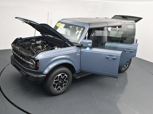 Used 2024 Ford Bronco Outer Banks AWD/4WD image 41