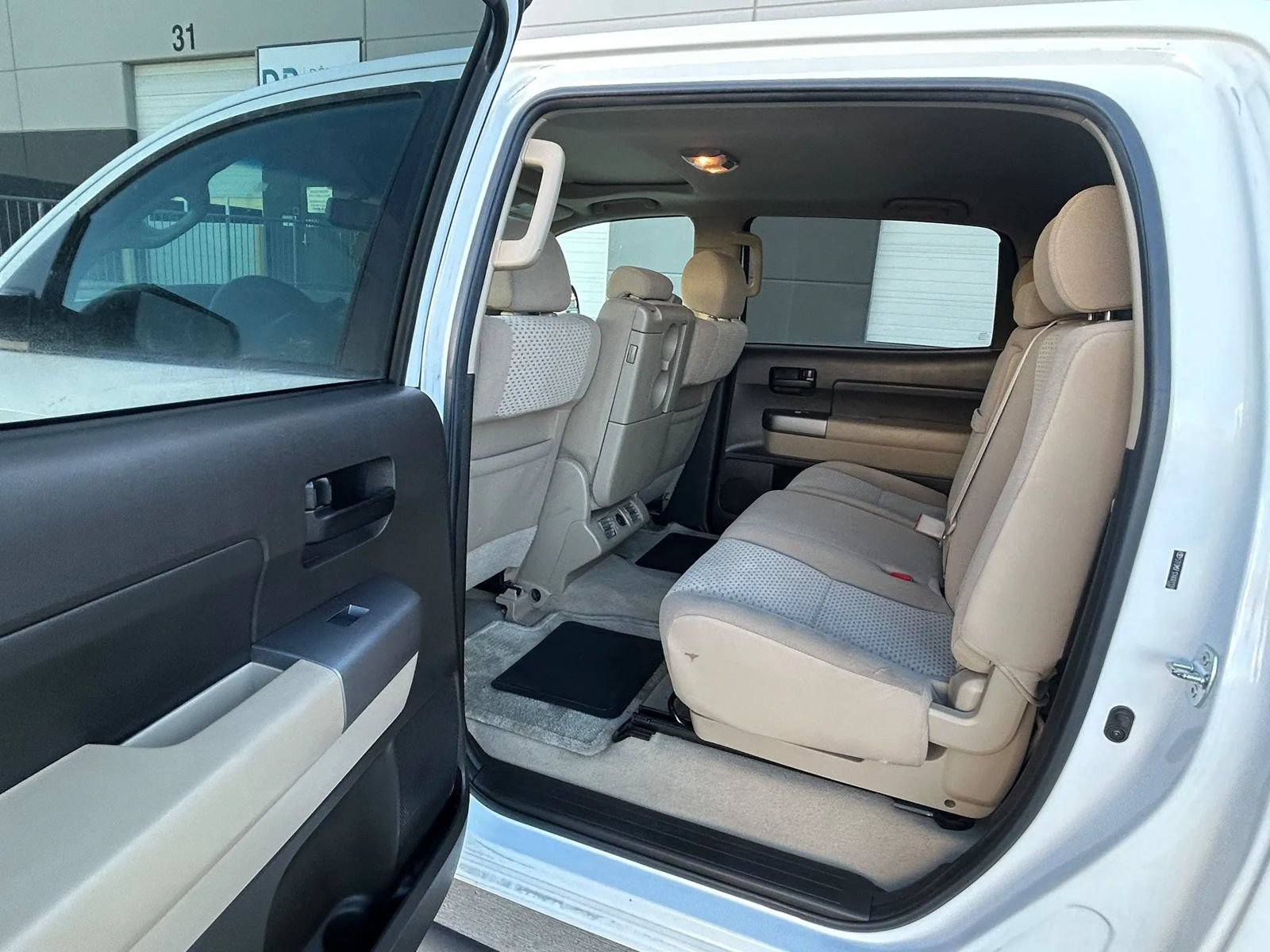 Used 2010 Toyota Tundra 4x4 CrewMax w/ SR5 Pkg image 10