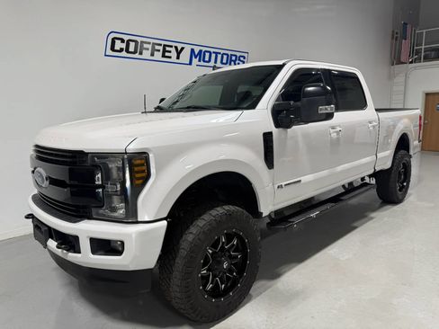 Used 2019 Ford F250 Lariat w/ Lariat Ultimate Package AWD/4WD image 2