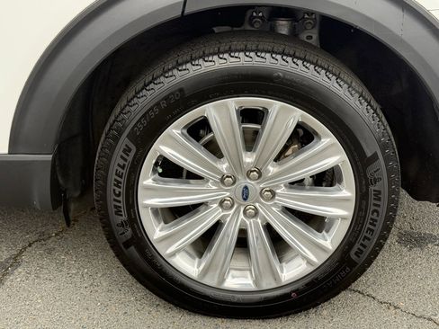 Used 2021 Ford Explorer Platinum w/ Equipment Group 601A image 12