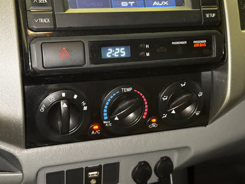 Used 2012 Toyota Tacoma PreRunner w/ SR5 Pkg RWD image 27