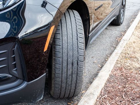 Used 2024 Chevrolet Equinox LS w/ LS Convenience Package image 9