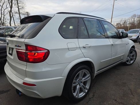 Used 2011 BMW X5 M image 17