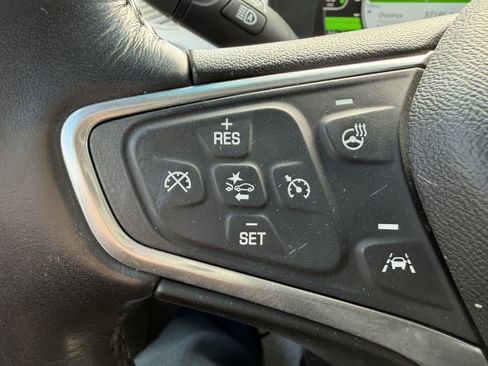 Used 2019 Chevrolet Bolt Premier w/ Infotainment Package image 23