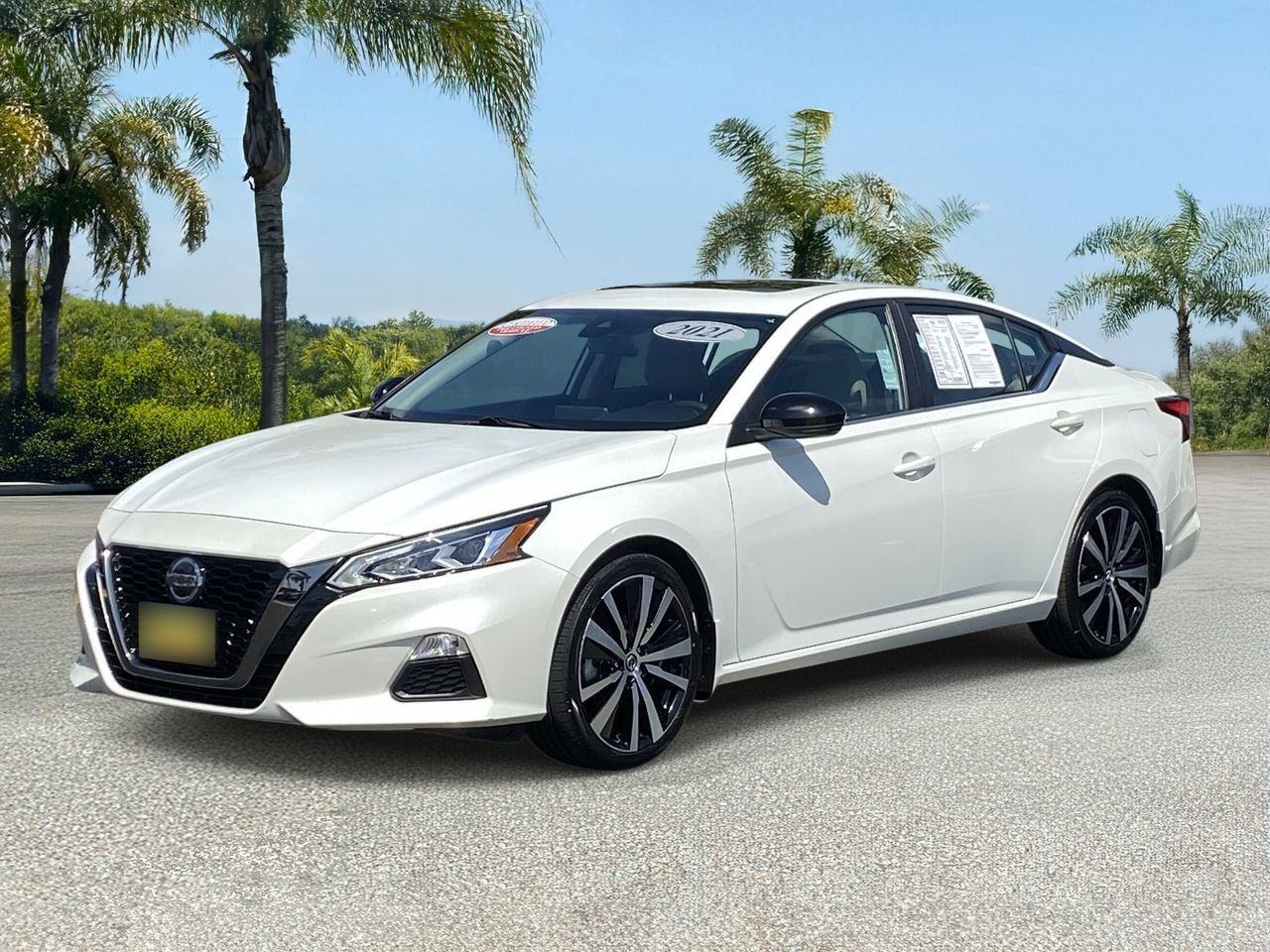 Certified 2021 Nissan Altima 2.5 SR w/ SR Premium Package FWD image 1
