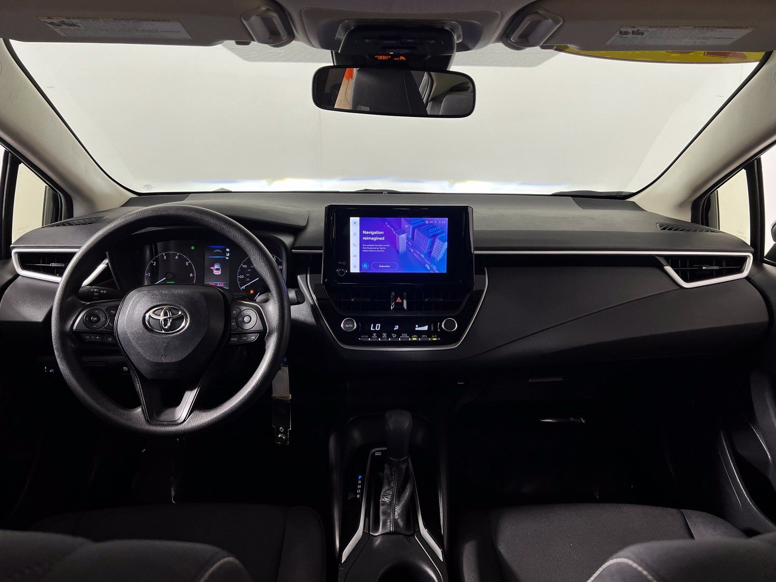 Used 2025 Toyota Corolla LE FWD image 21
