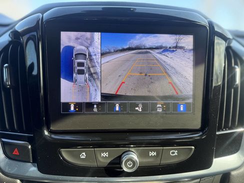 Used 2022 Chevrolet Traverse Premier w/ Redline Edition image 16