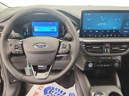 New 2026 Ford Escape SE w/ Class II Trailer Tow Package image 14