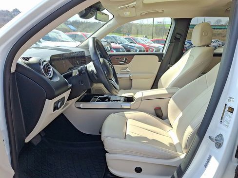 Used 2023 Mercedes-Benz GLB 250 4MATIC image 13