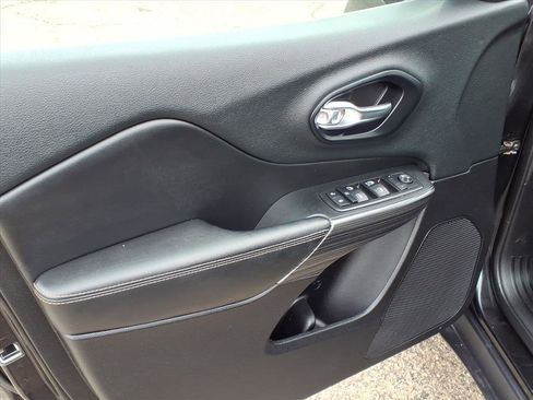 Used 2015 Jeep Cherokee Limited w/ Trailer Tow Group image 6