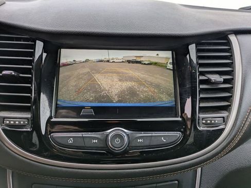 Used 2019 Chevrolet Trax LT w/ LT Convenience Package AWD/4WD image 14