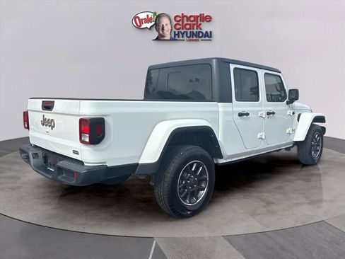 Used 2023 Jeep Gladiator Overland image 6