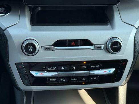 Certified 2023 Ford Explorer XLT w/ Equipment Group 202A AWD/4WD image 12