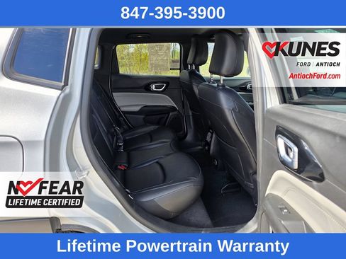 Used 2025 Jeep Compass Limited AWD/4WD image 23
