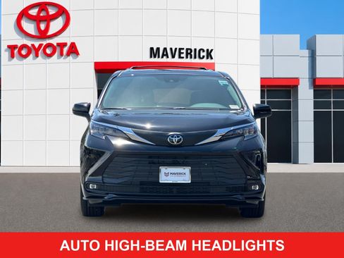 New 2026 Toyota Sienna XLE AWD/4WD image 8