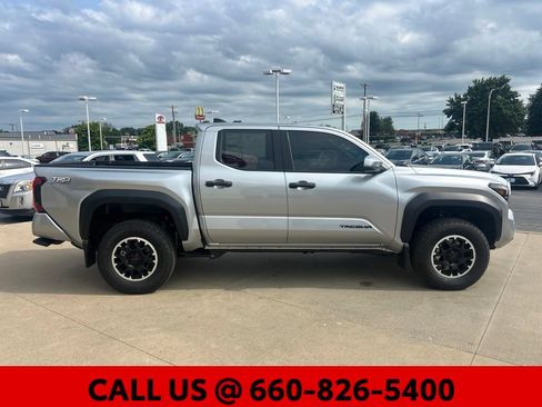 New 2026 Toyota Tacoma TRD Off-Road AWD/4WD image 4