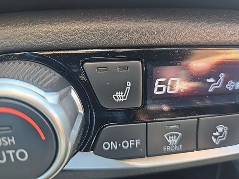 Used 2025 Nissan Versa SR w/ Trunk Package FWD image 21