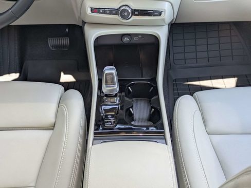 New 2026 Volvo XC40 B4 Plus w/ Protection Package Premier FWD image 19