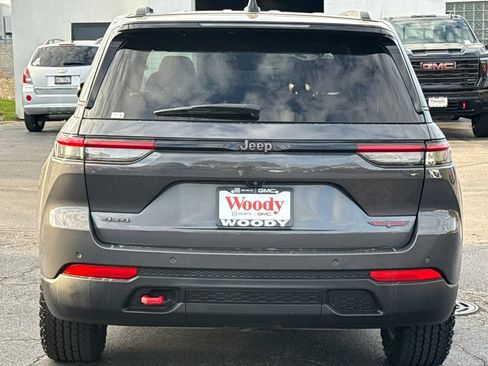 Used 2022 Jeep Grand Cherokee Trailhawk AWD/4WD image 9