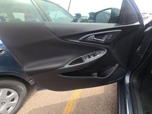 Used 2019 Chevrolet Malibu LT image 16