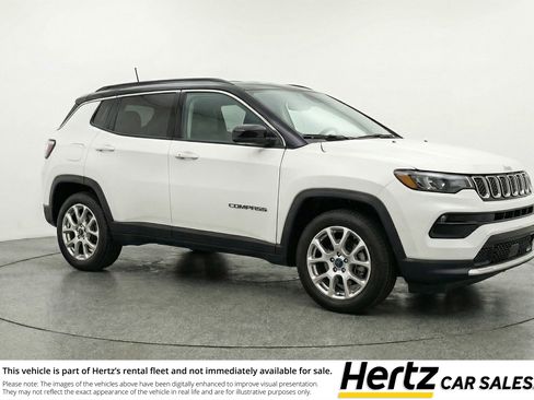 Used 2025 Jeep Compass Limited image 1