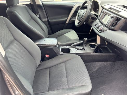 Used 2016 Toyota RAV4 LE AWD/4WD image 32