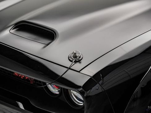 Used 2022 Dodge Challenger SRT Hellcat RWD image 39