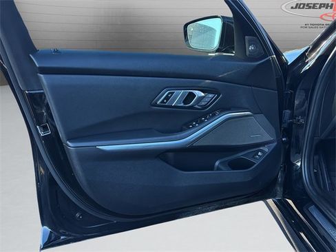 Used 2019 BMW 330i xDrive Sedan w/ Premium Package image 28
