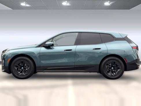 Used 2025 BMW iX xDrive50 image 2