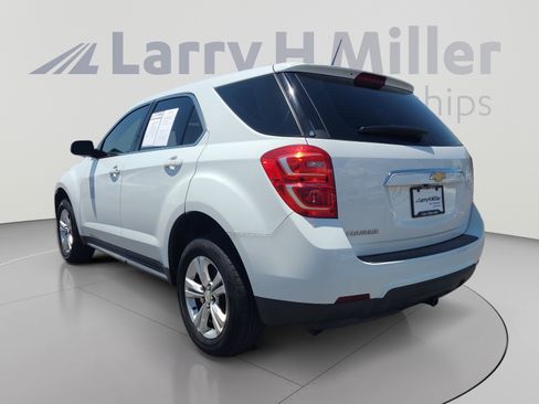 Used 2017 Chevrolet Equinox LS FWD image 3