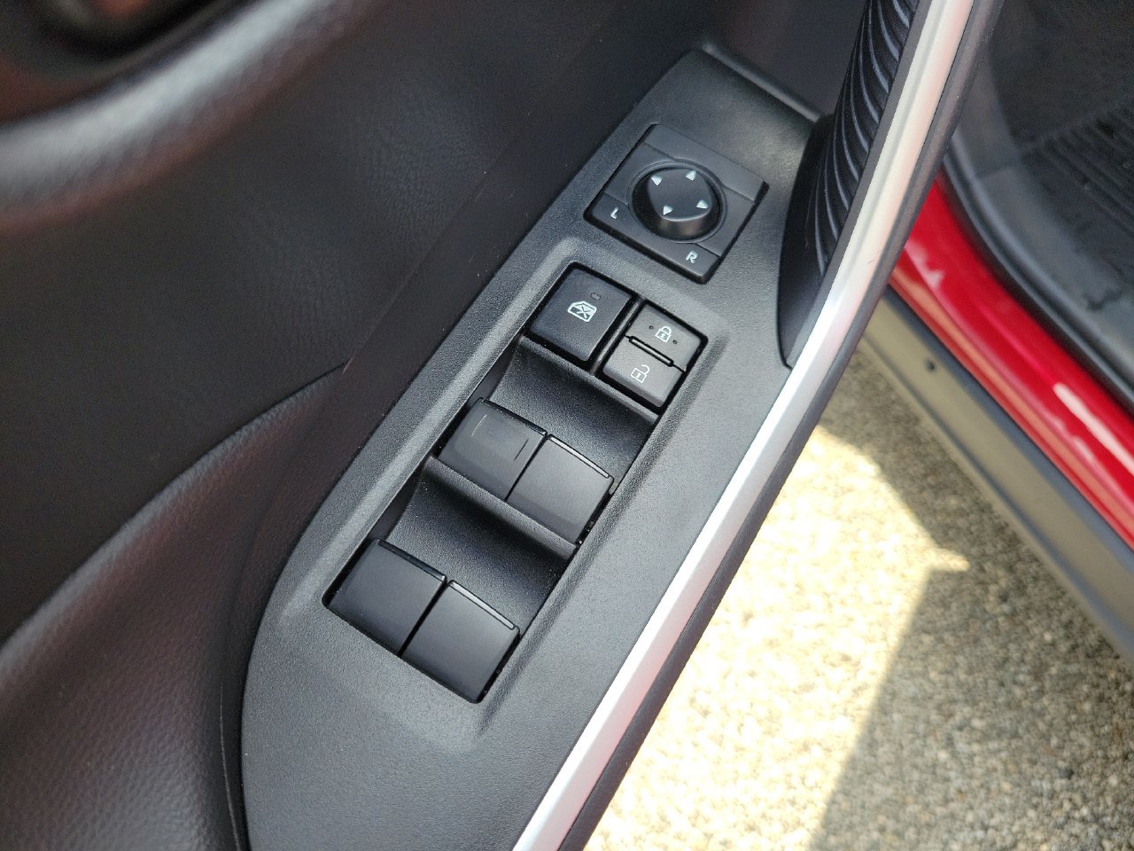 Used 2023 Toyota RAV4 LE FWD image 14