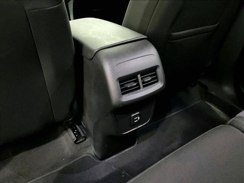 Used 2024 Chevrolet Equinox LT FWD image 25