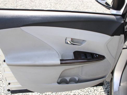 Used 2009 Toyota Venza image 18