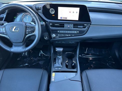 Certified 2025 Lexus ES 300h w/ Premium Package image 27