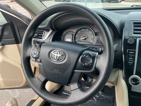 Used 2012 Toyota Camry LE image 18