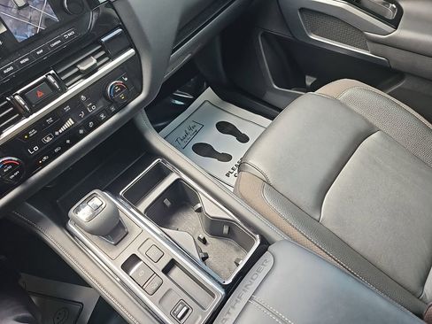 Used 2023 Nissan Pathfinder SL w/ SL Premium Package FWD image 31