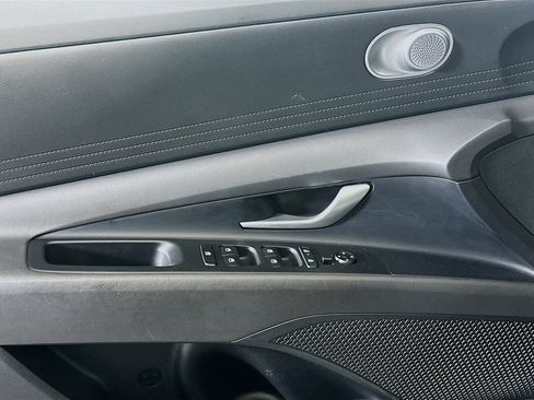 Used 2024 Hyundai Elantra Blue image 15