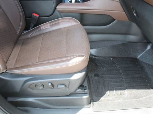 Used 2023 Chevrolet Tahoe High Country AWD/4WD image 18