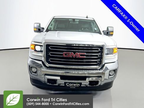 Used 2017 GMC Sierra 2500 SLT w/ Suspension Package, Off-Road AWD/4WD image 4